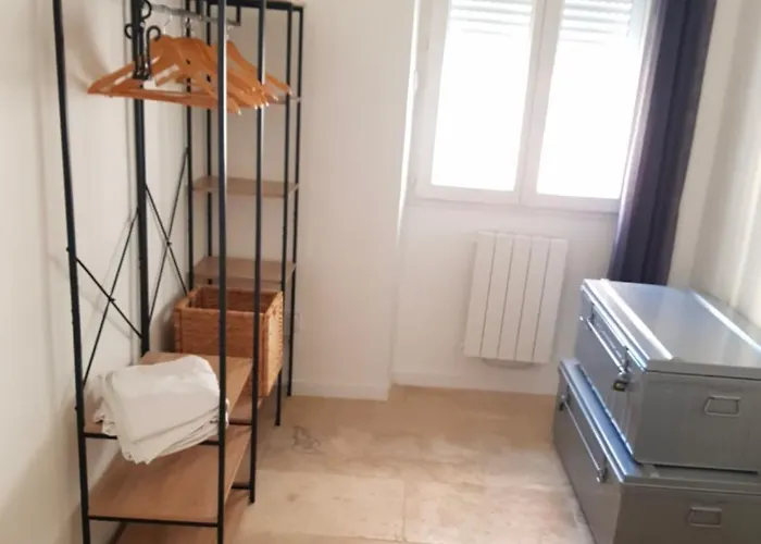 Central And Comfortable Studio, Near Train Station